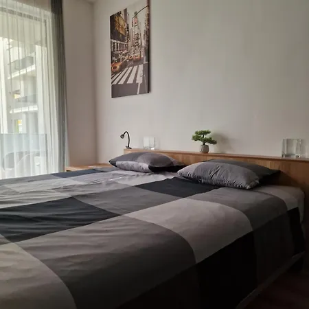 Spirit Of Corvin - Fast Airport Access 15-20 Minutes By Taxi Budapest